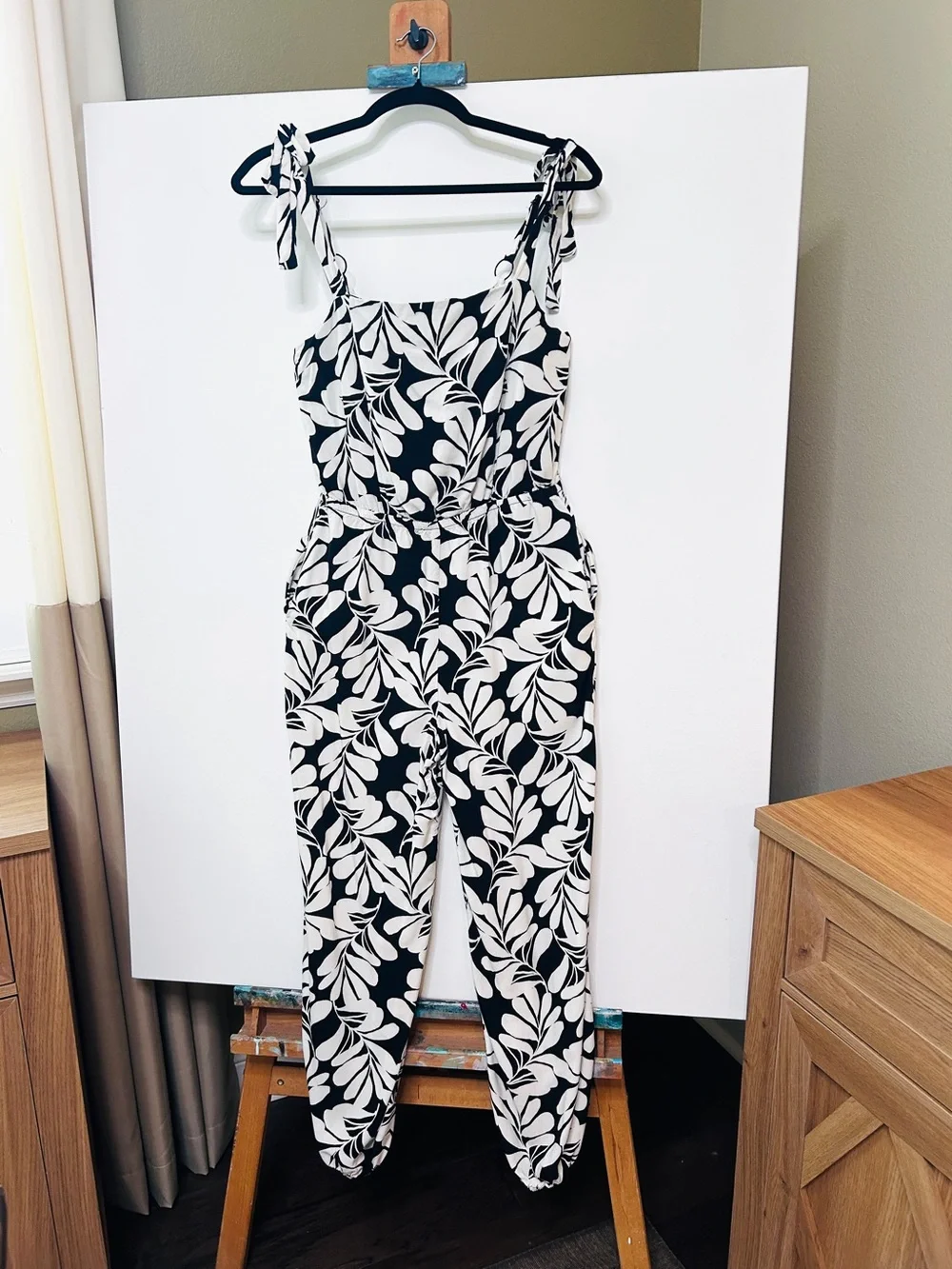 Xology Black & White Tropical Print Jumpsuit | Size Medium - Picture 2 of 6